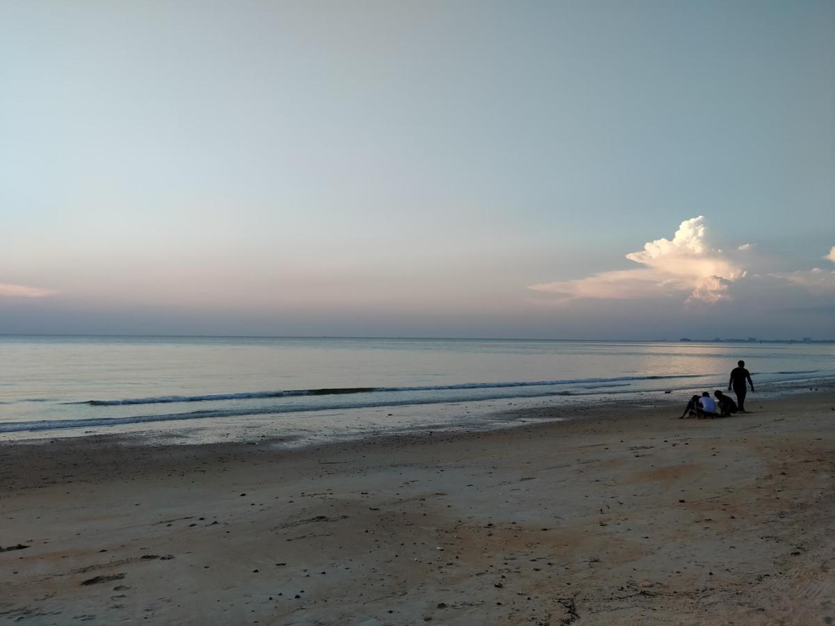 Family Beach Condo Pd At Cocobay Resort Condominium Port Dickson Esterno foto