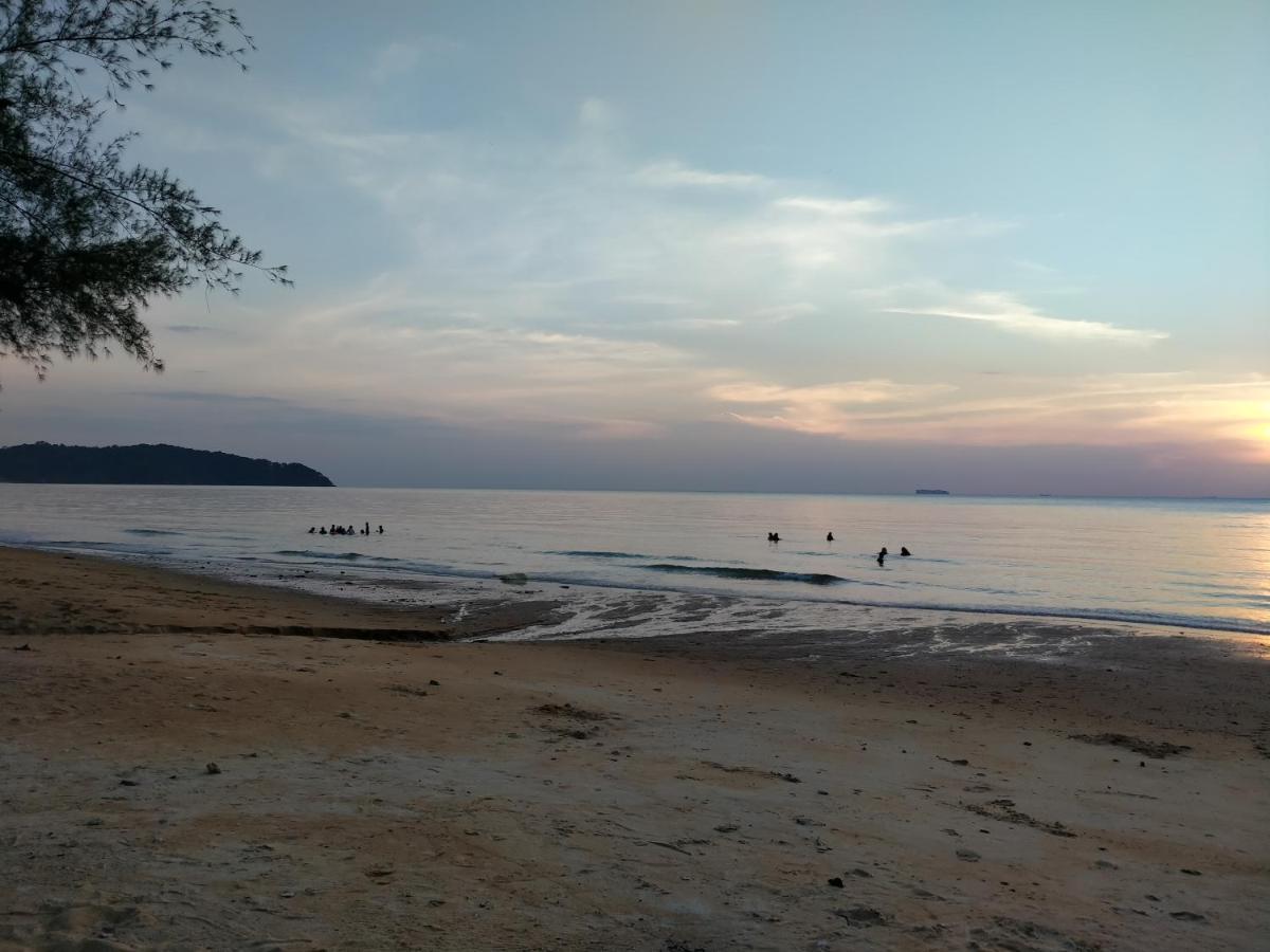 Family Beach Condo Pd At Cocobay Resort Condominium Port Dickson Esterno foto