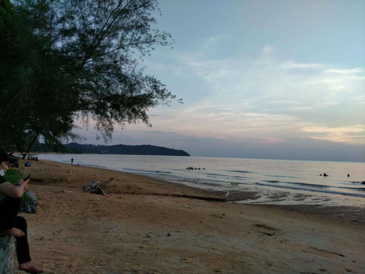 Family Beach Condo Pd At Cocobay Resort Condominium Port Dickson Esterno foto