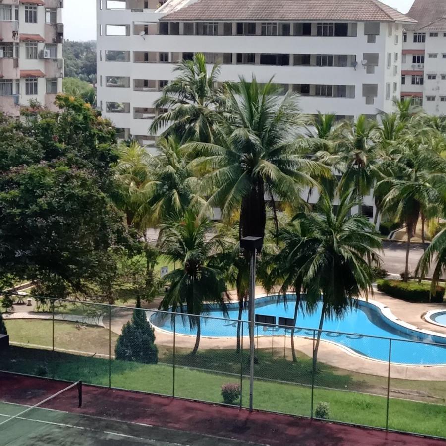 Family Beach Condo Pd At Cocobay Resort Condominium Port Dickson Esterno foto